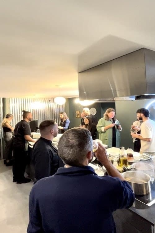 Déjeuner d'entreprise servi à table au 3ème Cercle, Paris 11
